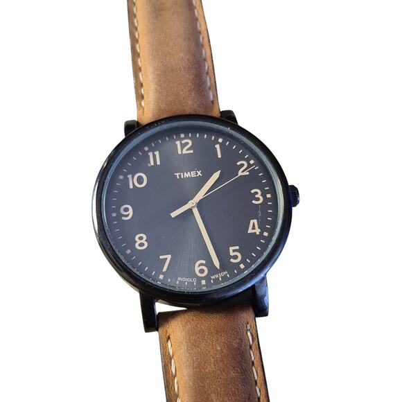 Timex Indiglo Mens Watch Black Dial and Trim New Battery Timex leather band - Picture 8 of 11